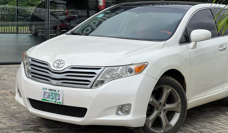 Clean Used 2011 Toyota Venza full