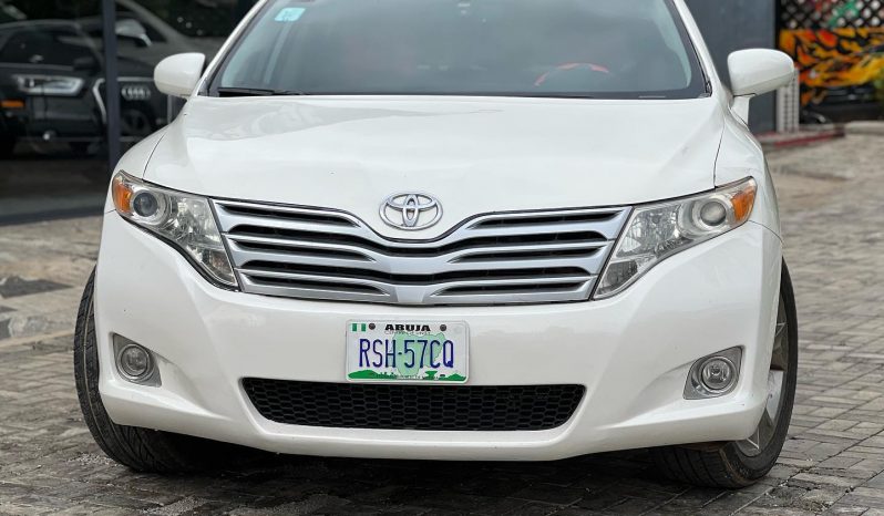 Clean Used 2011 Toyota Venza full