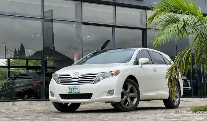 Clean Used 2011 Toyota Venza full