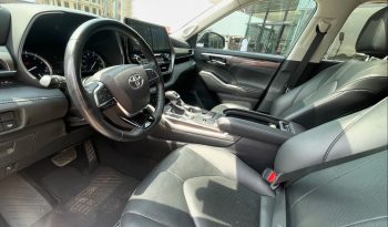 Clean Foreign Used 2021 Toyota Highlander full