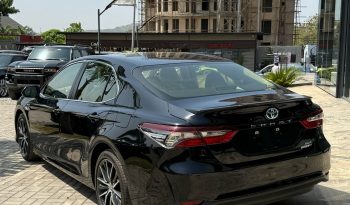 Brand New 2023 Toyota Camry GLE Hybrid full