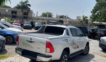 Clean Foreign Used 2020 Toyota Hilux SR5 V6 full