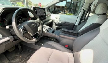 Clean Foreign Used 2021 Toyota Sienna XSE Hybrid full