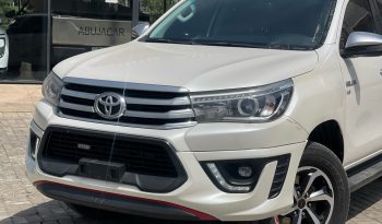 Clean Foreign Used 2020 Toyota Hilux SR5 V6 full