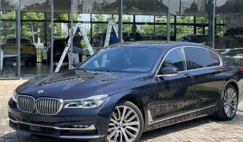 Clean Foreign Used 2017 BMW 740E E-DRIVE HYBRID full