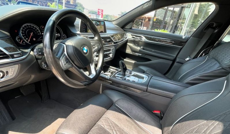 Clean Foreign Used 2017 BMW 740E E-DRIVE HYBRID full