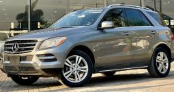 Clean 2013 ML350 Mercedes-Benz