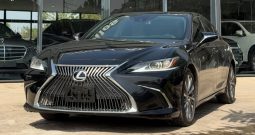 Black 2019 Lexus ES350