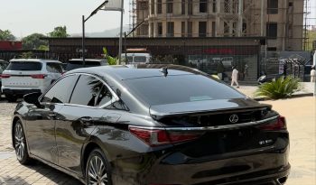 Black 2019 Lexus ES350 full