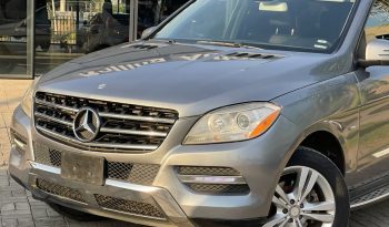 Clean 2013 ML350 Mercedes-Benz full