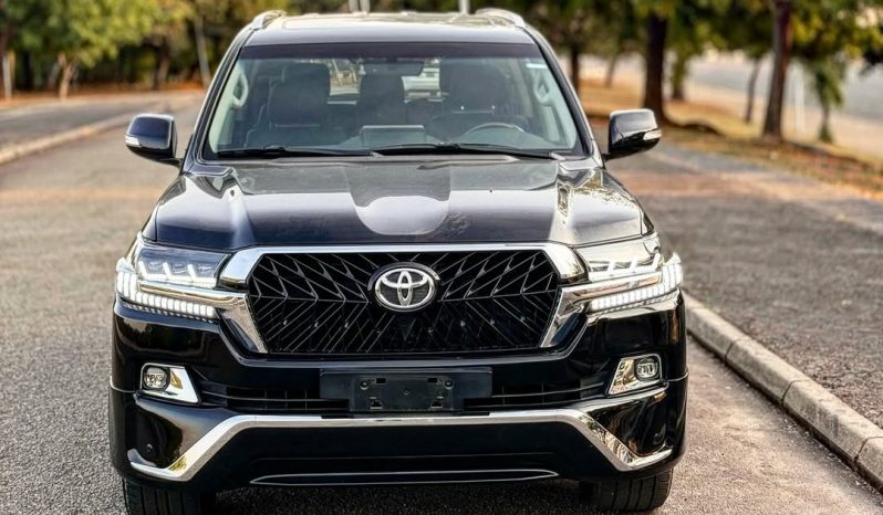 Nigerian Used 2019 Toyota Landcruiser V8 VXR full