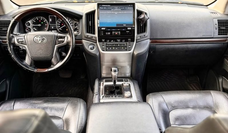 Nigerian Used 2019 Toyota Landcruiser V8 VXR full