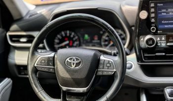 Foreign Used 2022 Toyota Highlander XLE full